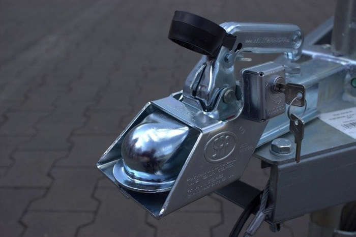 Säkring av kroken på ZZ-02 Steelpress-kroken